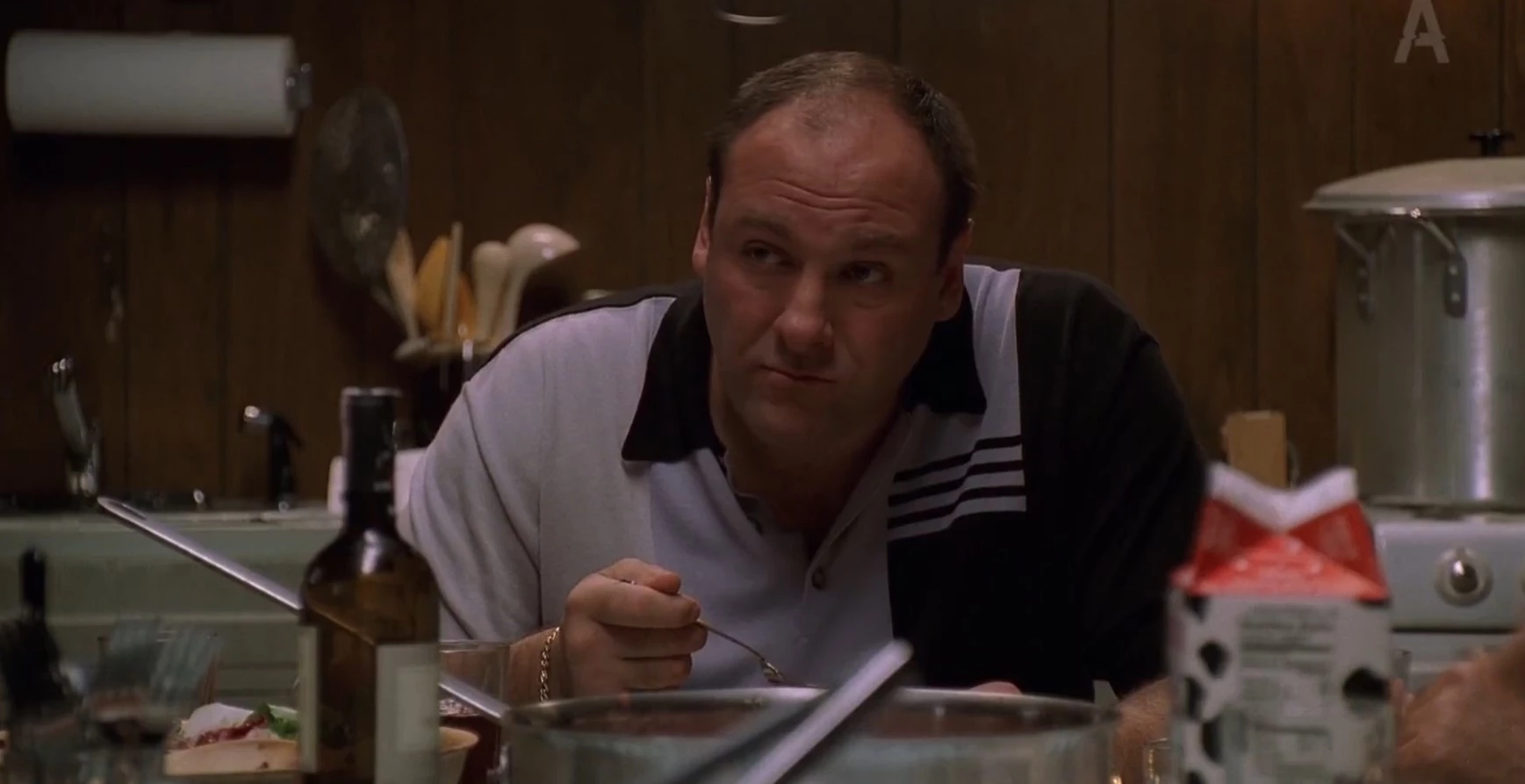 Сопрано клан гоблин 3. Tony Soprano eating. Тони сопрано плакат.